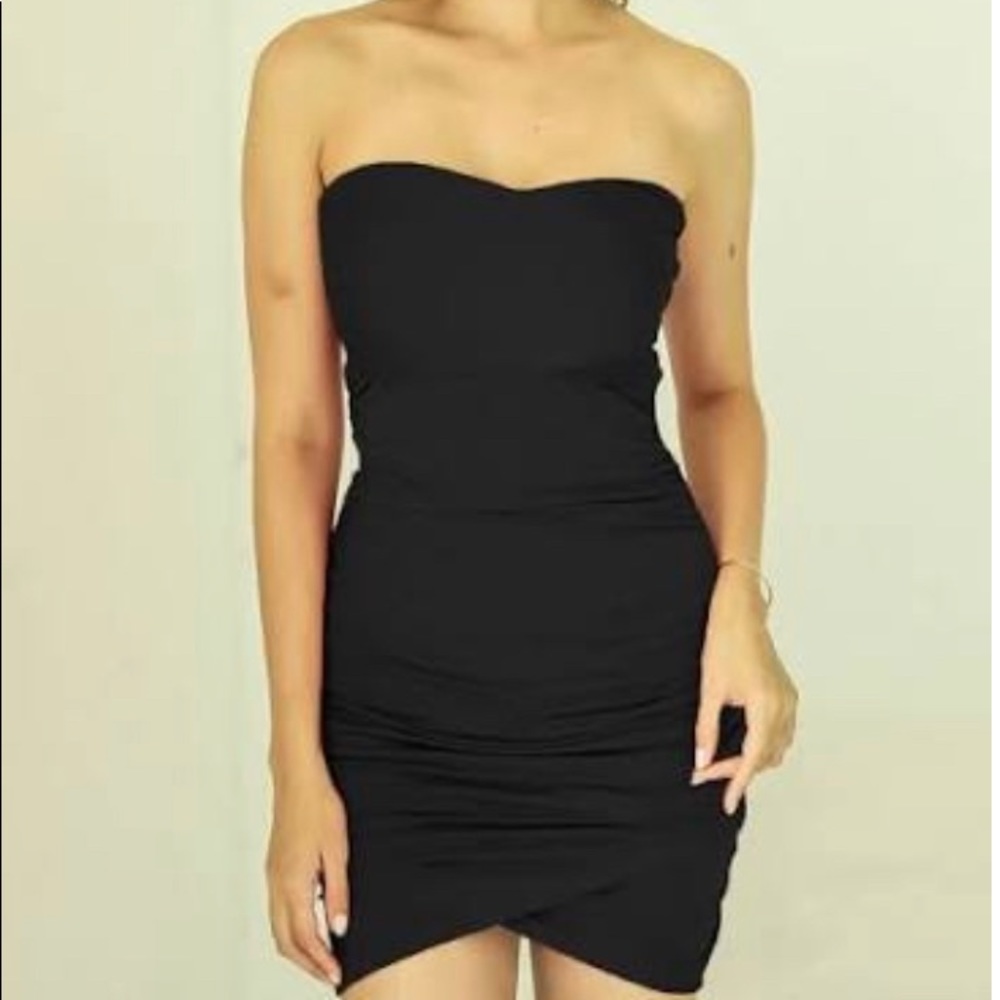 NWOT Trouve black strapless wrap dress